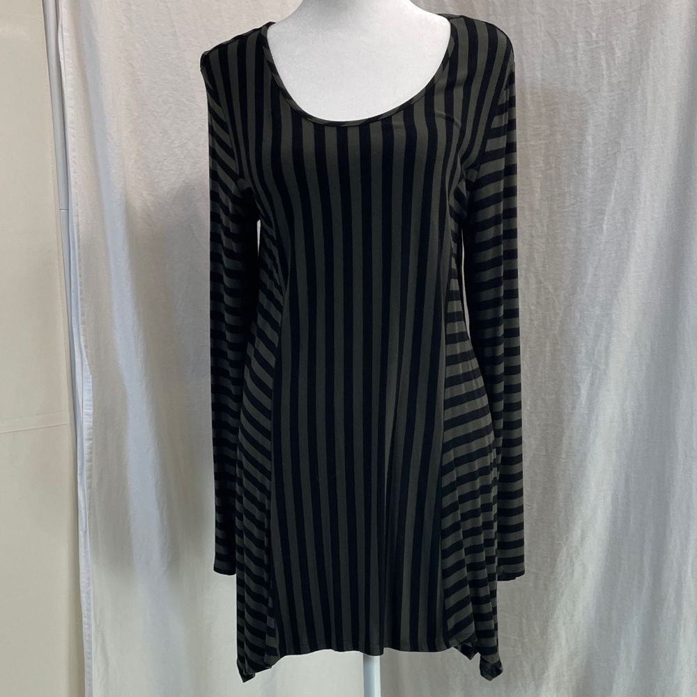 Source Unknown Black and Gray Striped Tunic
